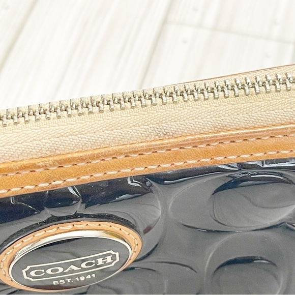 Coach Peyton Full Zip Patent Leather Wallet F48164 - Picture 8 of 16